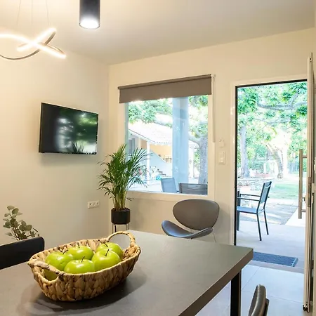 Elena Luxury Living Apartment *