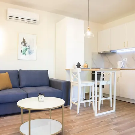 Elena Luxury Living Apartment