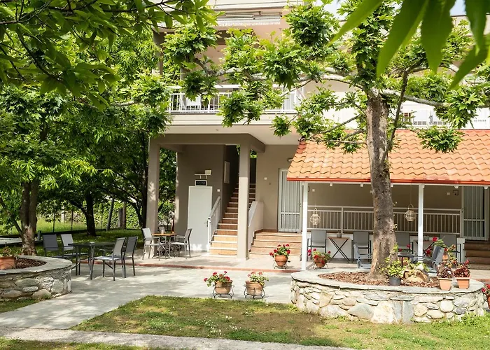 Elena Luxury Living 公寓